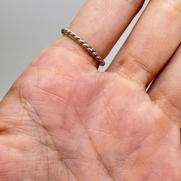 VTG Solid Sterling Silver 925 Twist Design Half Round Band Ring Size 7.75 - Picture 8 of 12